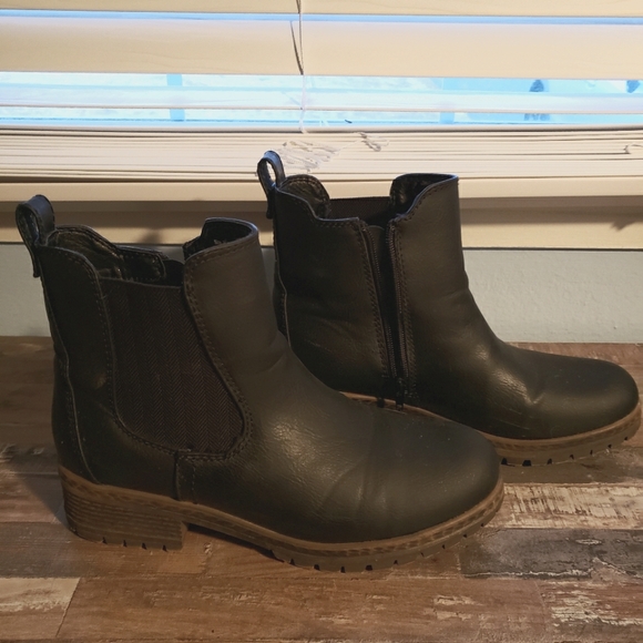 Maurices | Shoes | Anna Solid Chelsea 